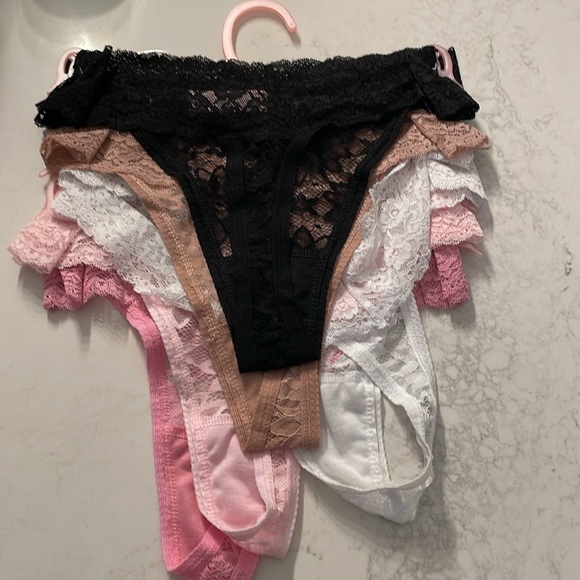 186. Juicy Couture Large Lace with rhinestone monogram 5 pairs - Picture 6 of 6